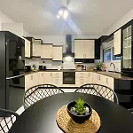 Victoria's Spacious Apartamento