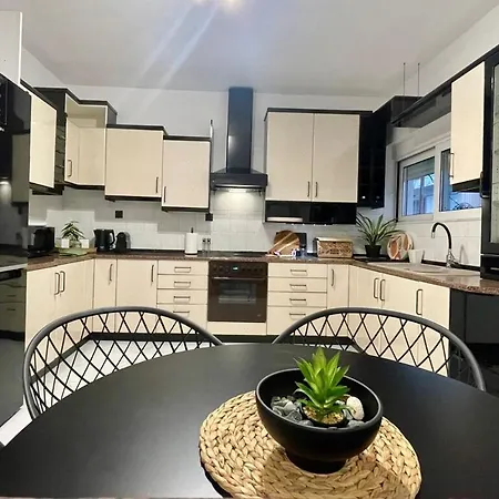 Victoria's Spacious Appartement
