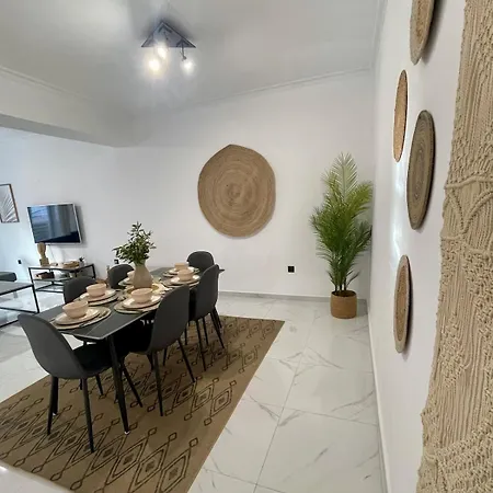 Victoria's Spacious Appartement Rhodes City
