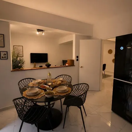 Victoria's Spacious * Rhodes City
